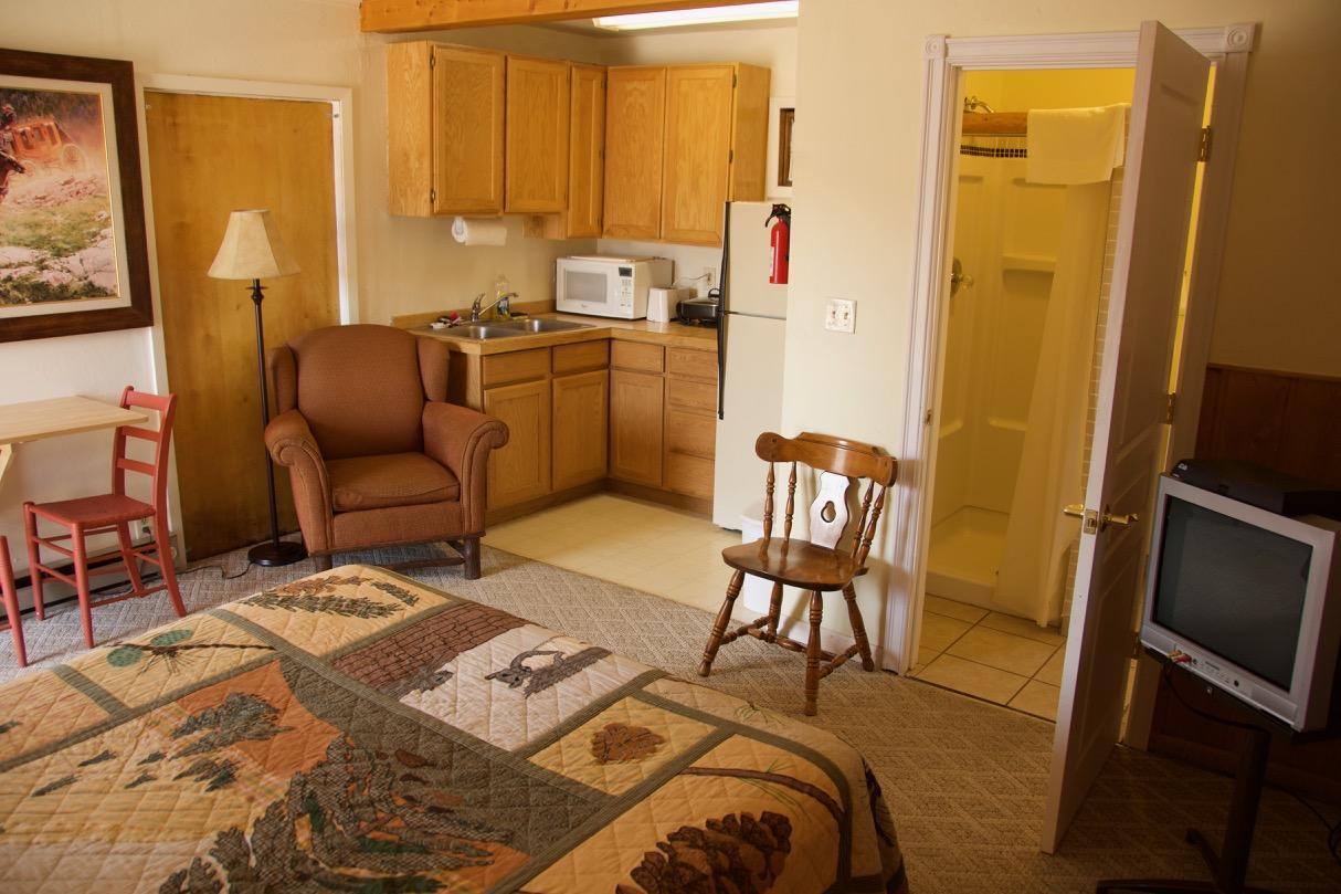 Yellowstone Holiday Motel 西黄石 外观 照片