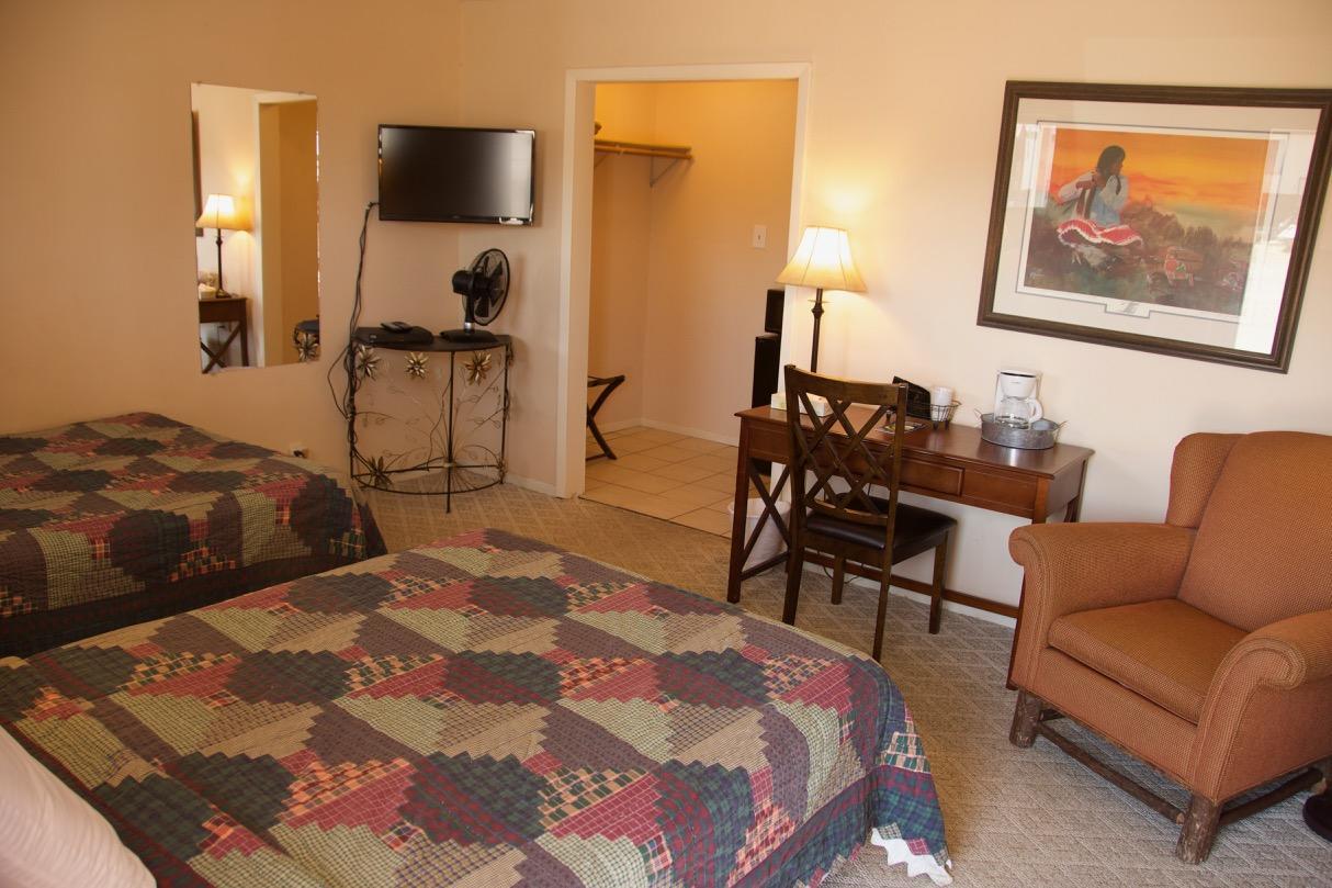 Yellowstone Holiday Motel 西黄石 外观 照片
