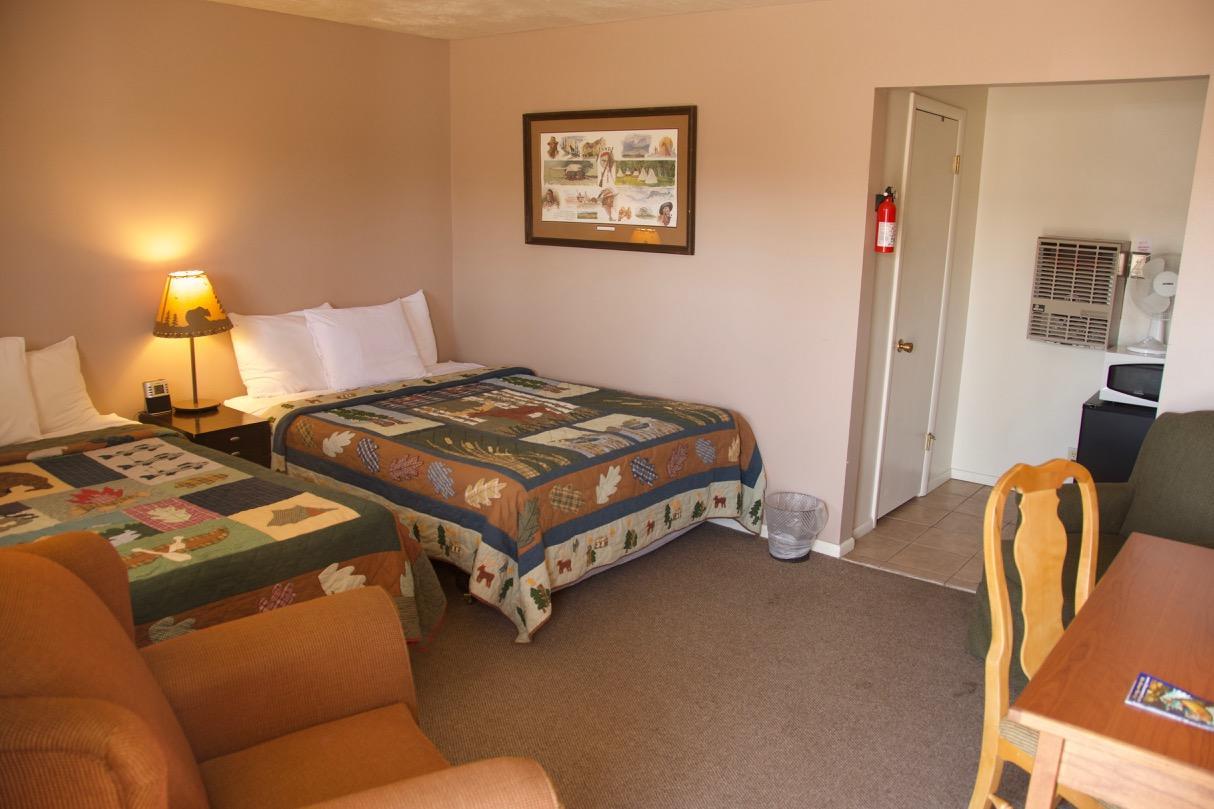 Yellowstone Holiday Motel 西黄石 外观 照片