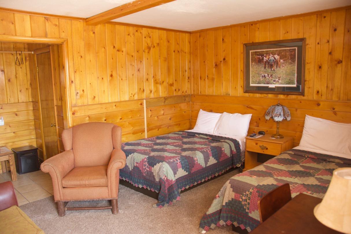 Yellowstone Holiday Motel 西黄石 外观 照片