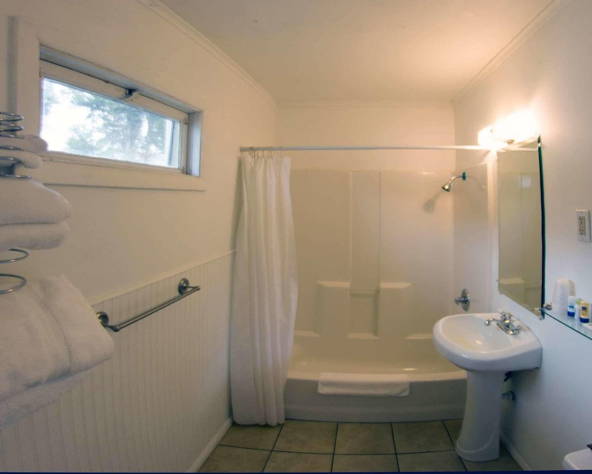 Yellowstone Holiday Motel 西黄石 外观 照片