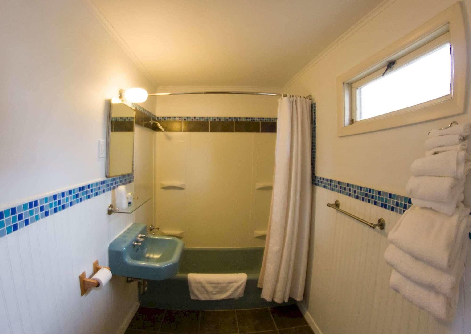 Yellowstone Holiday Motel 西黄石 外观 照片